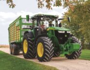 Comparing John Deere Farm Tractor Series for Illinois Farms