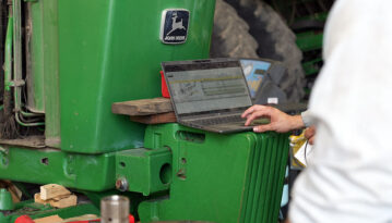 Introducing John Deere Operations Center PRO Service