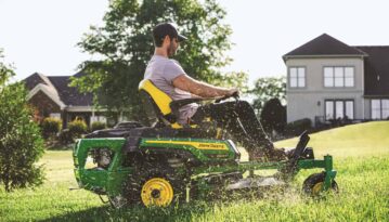 Comparing Riding and Zero Turn Mowers for Illinois Homeowners