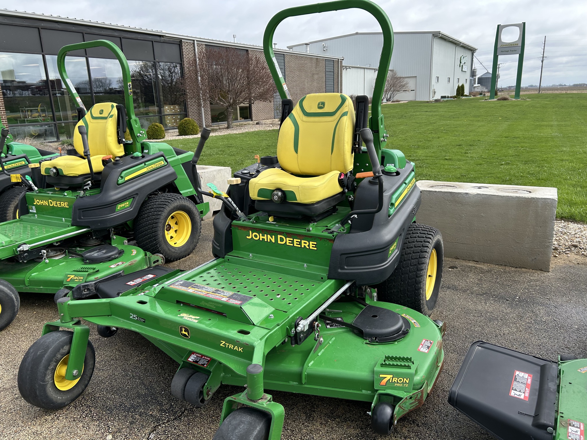 New John Deere Z997R Diesel ZTrak™ Zero-Turn Mower | Heritage Tractor