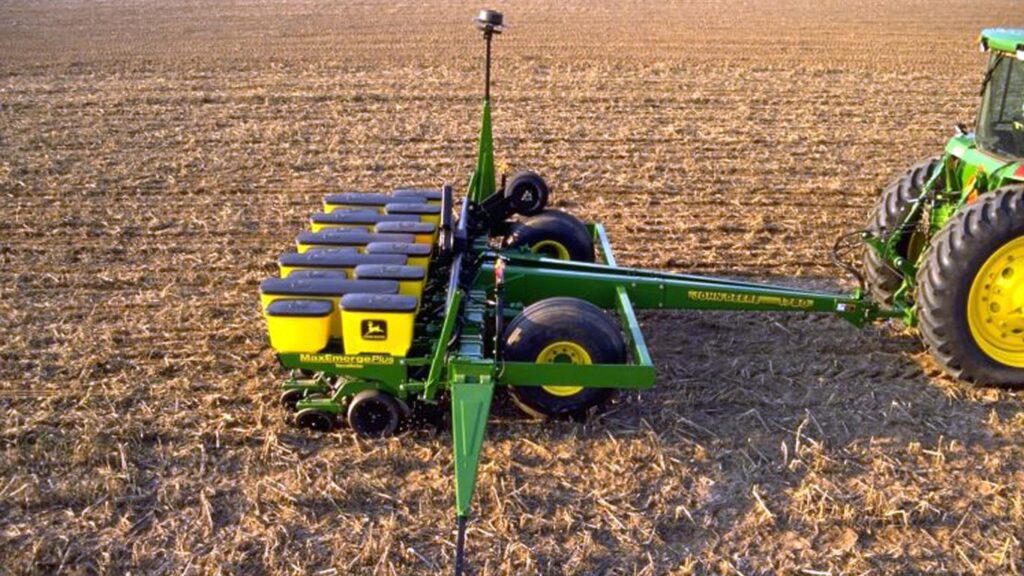 New John Deere 1785 Drawn Planter at Heritage Tractor
